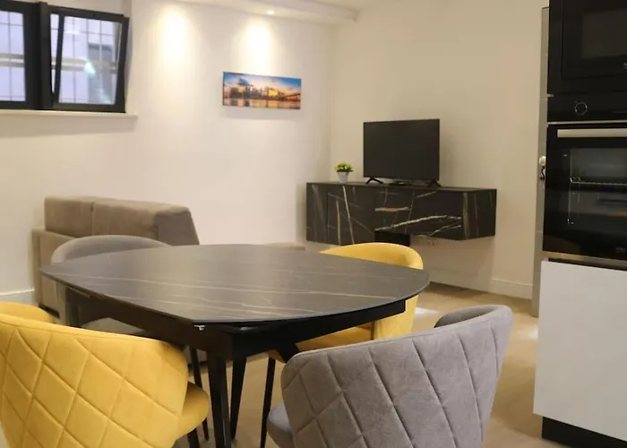 Castello Estense Luxury - Centro شقة فيرّارا