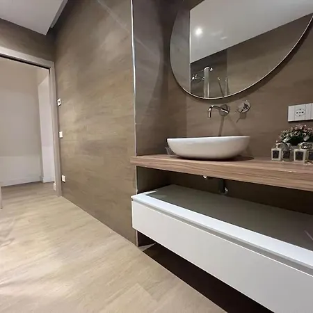 Castello Estense Luxury - Centro 아파트