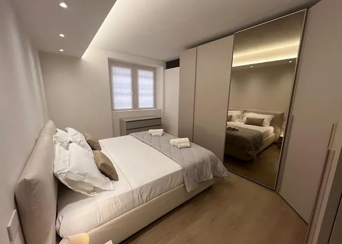 Castello Estense Luxury - Centro Daire *